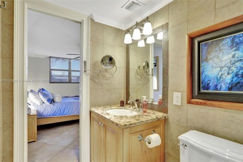 Condo in Pompano Beach, Florida, 2 bedrooms № 1939843 - photo 19