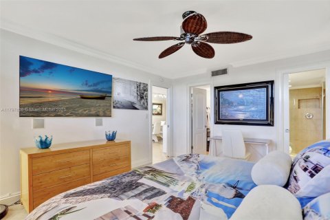 Condo in Pompano Beach, Florida, 2 bedrooms  № 1939843 - photo 16