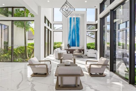 Villa ou maison à louer à North Miami Beach, Floride: 6 chambres, 529.54 m2 № 2175087 - photo 17