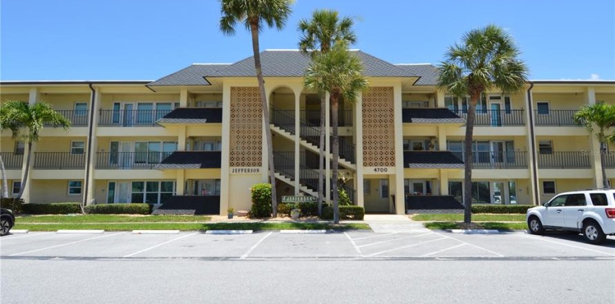 Condo in Saint Petersburg, Florida, 1 bedroom № 2091431
