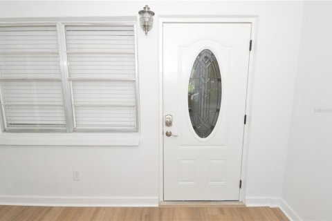 Condo in Saint Petersburg, Florida, 1 bedroom № 2091431 - photo 5