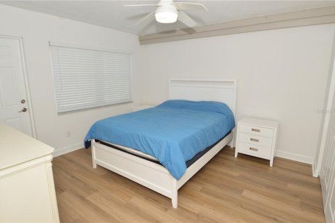 Condo in Saint Petersburg, Florida, 1 bedroom № 2091431 - photo 26