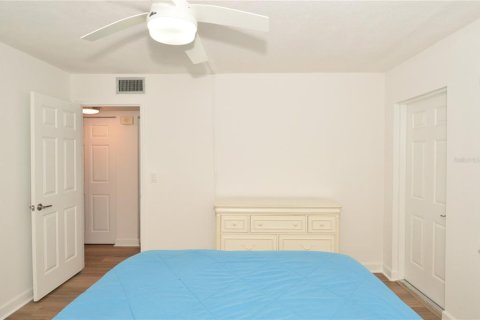 Condo in Saint Petersburg, Florida, 1 bedroom № 2091431 - photo 29