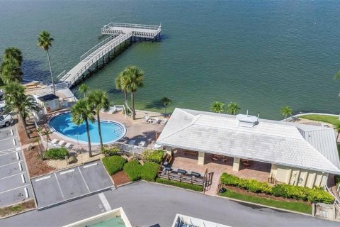 Condo in Saint Petersburg, Florida, 1 bedroom № 2091431 - photo 4