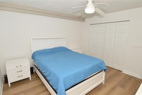 Condo in Saint Petersburg, Florida, 1 bedroom № 2091431 - photo 25
