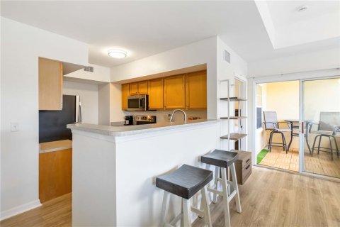 Condominio en alquiler en Sarasota, Florida, 2 dormitorios, 98.29 m2 № 1871147 - foto 21