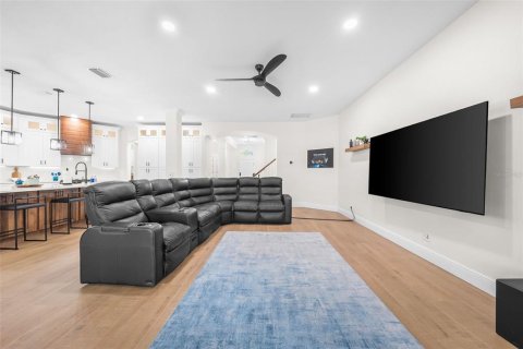 House in Lutz, Florida 4 bedrooms, 373.93 sq.m. № 2222399 - photo 30