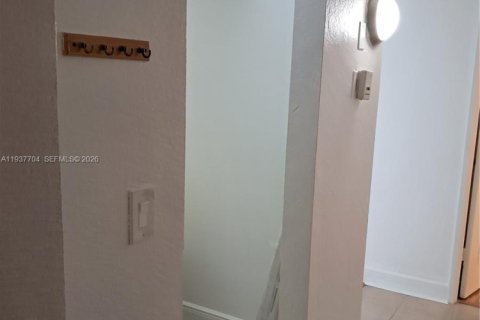 Condo in Sunny Isles Beach, Florida, 1 bedroom  № 1997918 - photo 6