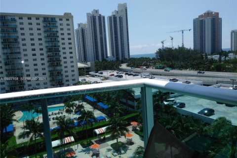 Condo in Sunny Isles Beach, Florida, 1 bedroom  № 1997918 - photo 3