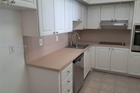 Condo in Sunny Isles Beach, Florida, 1 bedroom  № 1997918 - photo 18