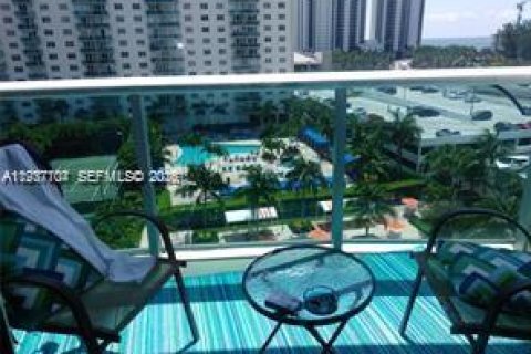 Condo in Sunny Isles Beach, Florida, 1 bedroom  № 1997918 - photo 2