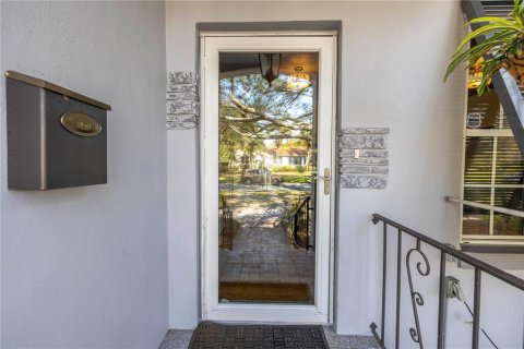 House in Saint Petersburg, Florida 3 bedrooms, 194.44 sq.m. № 1734741 - photo 3