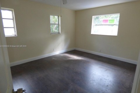 Villa ou maison à vendre à Hollywood, Floride: 4 chambres, 125.79 m2 № 1895641 - photo 4