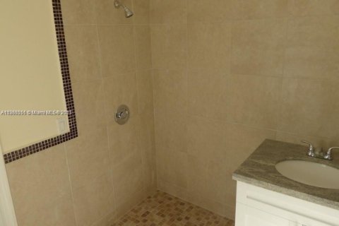 Villa ou maison à vendre à Hollywood, Floride: 4 chambres, 125.79 m2 № 1895641 - photo 12