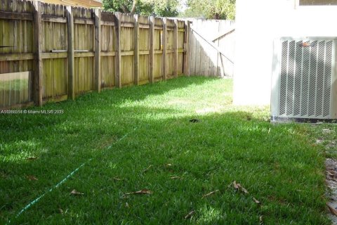 Villa ou maison à vendre à Hollywood, Floride: 4 chambres, 125.79 m2 № 1895641 - photo 19