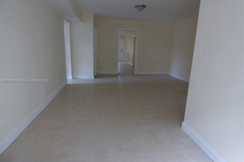 Villa ou maison à vendre à Hollywood, Floride: 4 chambres, 125.79 m2 № 1895641 - photo 8