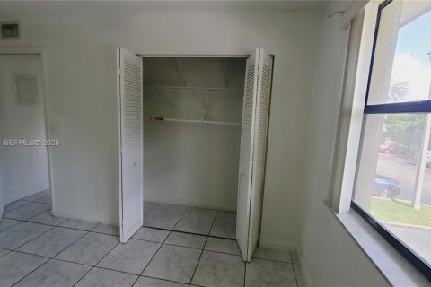 Condominio en venta en Miami, Florida, 2 dormitorios, 69.68 m2 № 1982419 - foto 13
