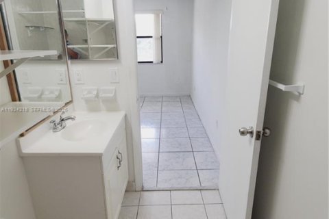 Condominio en venta en Miami, Florida, 2 dormitorios, 69.68 m2 № 1982419 - foto 12