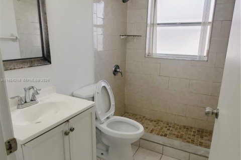 Condominio en venta en Miami, Florida, 2 dormitorios, 69.68 m2 № 1982419 - foto 14