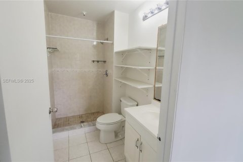 Condominio en venta en Miami, Florida, 2 dormitorios, 69.68 m2 № 1982419 - foto 10
