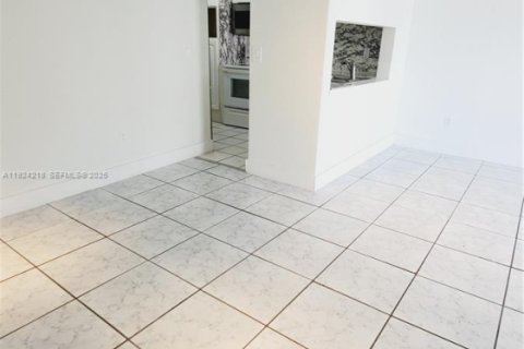 Condominio en venta en Miami, Florida, 2 dormitorios, 69.68 m2 № 1982419 - foto 6