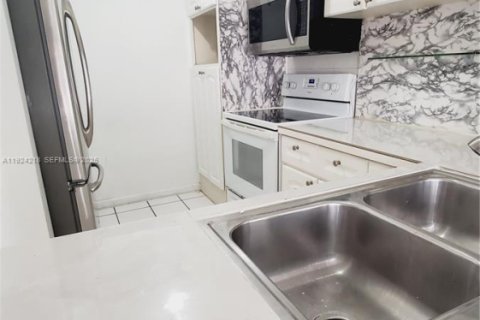 Condominio en venta en Miami, Florida, 2 dormitorios, 69.68 m2 № 1982419 - foto 4