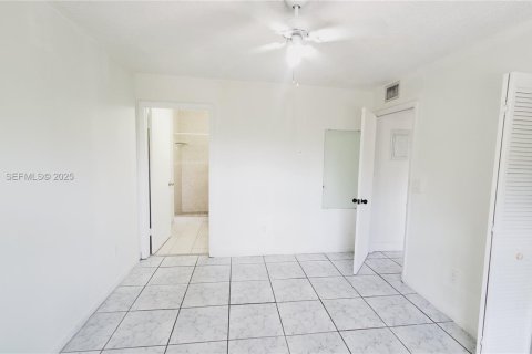 Condominio en venta en Miami, Florida, 2 dormitorios, 69.68 m2 № 1982419 - foto 15