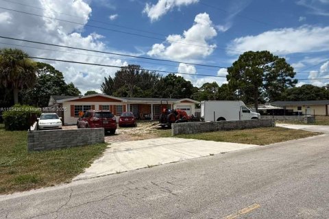 Casa en venta en St. Lucie, Florida, 3 dormitorios, 145.76 m2 № 1872364 - foto 2