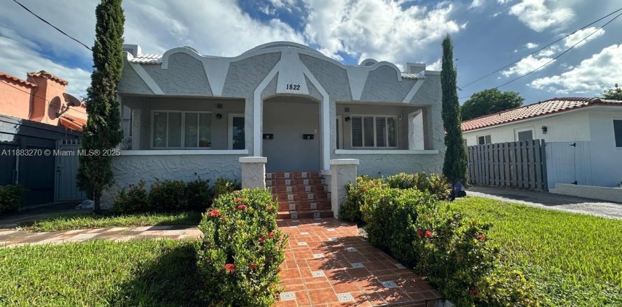 Villa ou maison à Miami, Floride 2 chambres, 177.26 m2 № 1930299