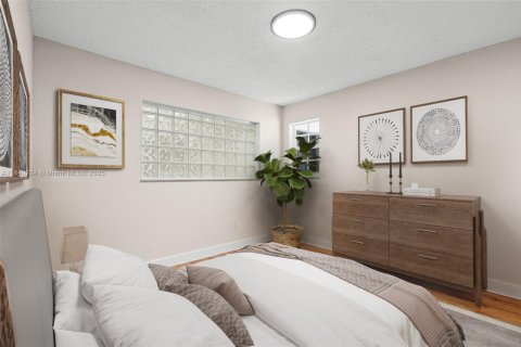 House in Miami, Florida 3 bedrooms, 138.15 sq.m. № 1830863 - photo 30