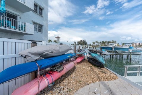 Copropriété à vendre à Treasure Island, Floride: 2 chambres, 98.01 m2 № 2225572 - photo 25