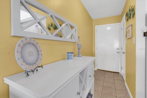 Copropriété à vendre à Treasure Island, Floride: 2 chambres, 98.01 m2 № 2225572 - photo 4