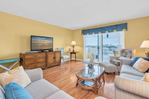 Copropriété à vendre à Treasure Island, Floride: 2 chambres, 98.01 m2 № 2225572 - photo 7