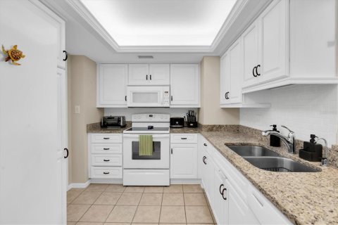 Copropriété à vendre à Treasure Island, Floride: 2 chambres, 98.01 m2 № 2225572 - photo 11