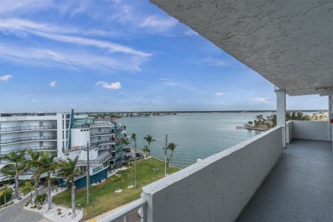Copropriété à vendre à Treasure Island, Floride: 2 chambres, 98.01 m2 № 2225572 - photo 3