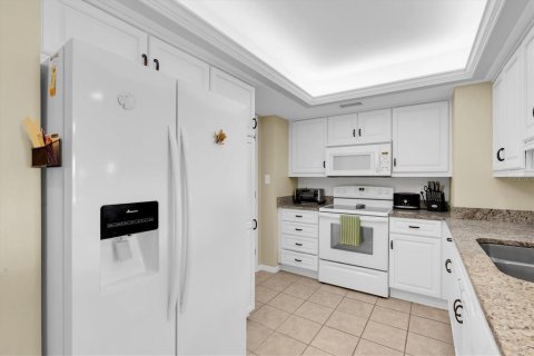 Copropriété à vendre à Treasure Island, Floride: 2 chambres, 98.01 m2 № 2225572 - photo 12