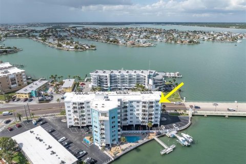 Copropriété à vendre à Treasure Island, Floride: 2 chambres, 98.01 m2 № 2225572 - photo 30