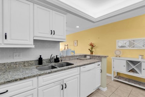Copropriété à vendre à Treasure Island, Floride: 2 chambres, 98.01 m2 № 2225572 - photo 13