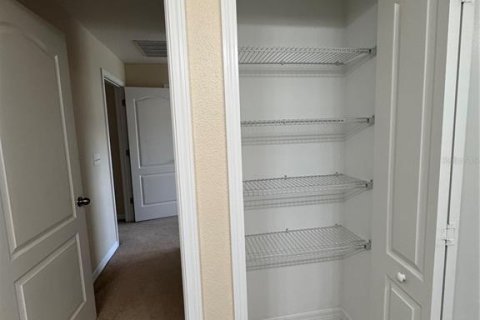 Townhouse in Winter Garden, Florida 3 bedrooms, 178 sq.m. № 1901456 - photo 24