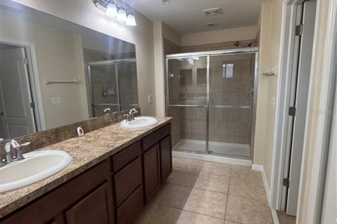 Townhouse in Winter Garden, Florida 3 bedrooms, 178 sq.m. № 1901456 - photo 23