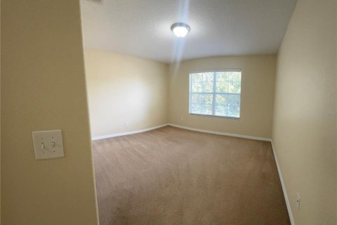 Townhouse in Winter Garden, Florida 3 bedrooms, 178 sq.m. № 1901456 - photo 13