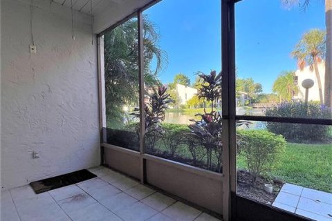 Condo in Tampa, Florida, 1 bedroom  № 1919205 - photo 13