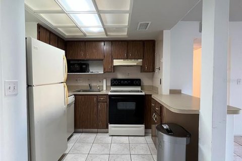 Condo in Tampa, Florida, 1 bedroom  № 1919205 - photo 5