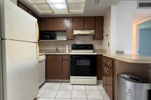 Condo in Tampa, Florida, 1 bedroom  № 1919205 - photo 6