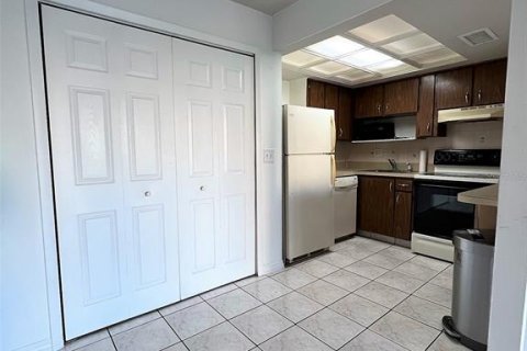 Condo in Tampa, Florida, 1 bedroom  № 1919205 - photo 7