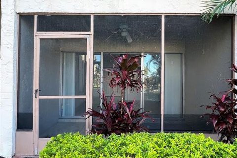 Condo in Tampa, Florida, 1 bedroom  № 1919205 - photo 14