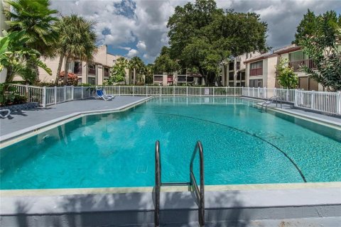Condo in Tampa, Florida, 1 bedroom  № 1919205 - photo 18