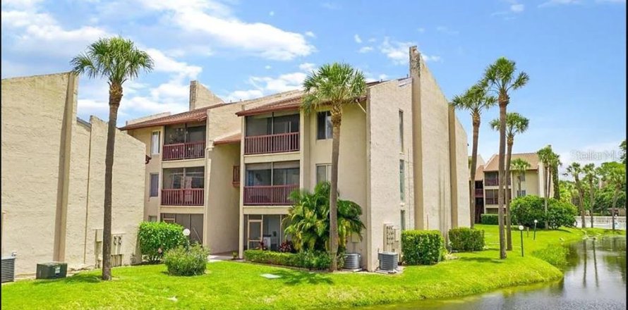Condominio en Tampa, Florida, 1 dormitorio № 1919205
