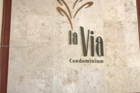 Condominio en alquiler en Pembroke Pines, Florida, 2 dormitorios, 92.9 m2 № 1947076 - foto 17