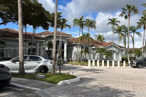 Condominio en alquiler en Pembroke Pines, Florida, 2 dormitorios, 92.9 m2 № 1947076 - foto 15